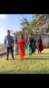 Giaa Manek Instagram - One with TMSR family ❤️. As directed by @kumar_prince26 . 

#reels #trends #inbetweenlighting
