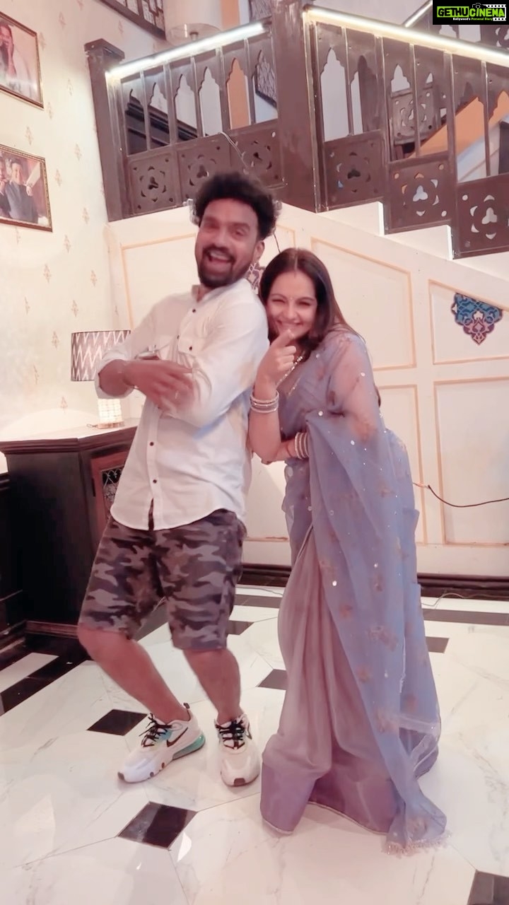 Giaa Manek Instagram - In between the shots 🎭🎬🎤. #reels #gopika #teramerasaathrahe #starbharat