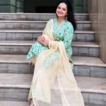 Giaa Manek Instagram – ✨शुभ धनतेरस ✨
.
.
.
#indianfestival #festivewear #vocalforlocal #madeinindia #diwali