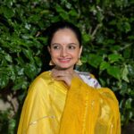 Giaa Manek Instagram – નવરાત્રીની શુભકામનાઓ ! 
.
.
.
#navratri #navratrispecial #kesariyorang