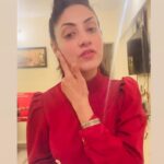 Gurleen Chopra Instagram – PIGMENTATION ACNE FACIAL HAIR ? TELL ME YOUR REASON ?
