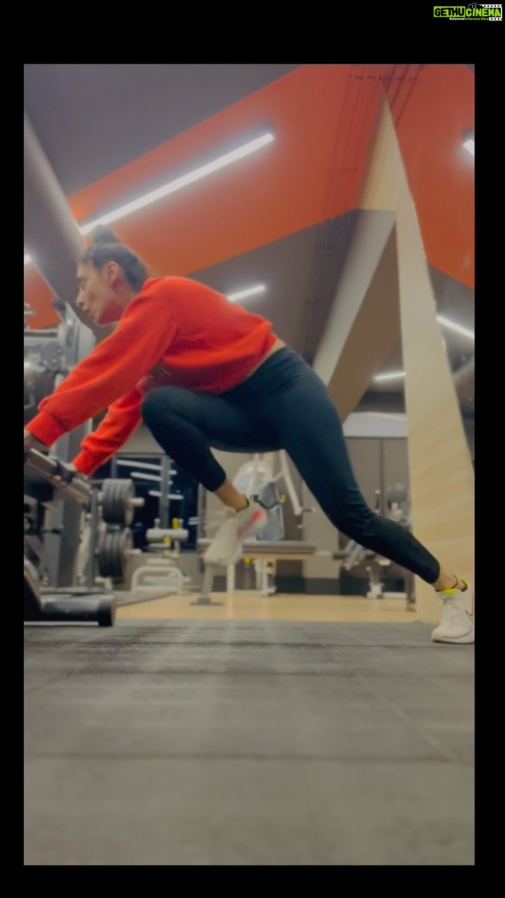 Gurleen Chopra Instagram - SAGGY LOWER TUMMY DO TUIS ANYWHERE ANYTIME