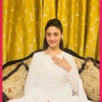 Gurleen Chopra Instagram - TUADA SACHA RISHTA KEHRA ? . . . . . . . #soulconnection #soulspirit #soulmind #trust #loveyourself #amritvela #happiness #selflove #selfcare #mentalcare #beautifulmind #beautifulsoul #counsellingwithgc #igurleenchopra #youtubeimgc