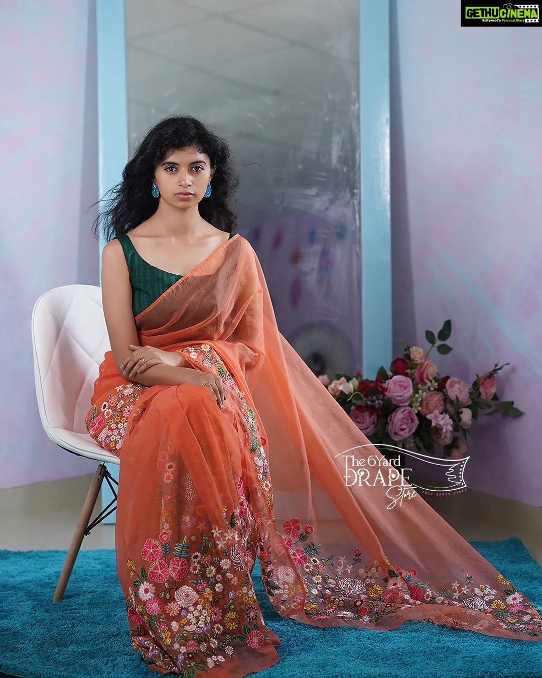 Harija Instagram - In love with this saree @6yarddrape Customized sarees @shyn_fascino @agi_gi #sarees #6yarddrape #sareesusa #sareesoverseas #sareescanada #sareesbanglore #sareeschenni #sareestyle #sareesofinstagram #sareesnewyork #sareestyling #sareeshyderabad #sareeshopping #sareesonline #customizedsarees #customisedsarees #sareesonlineshopping #sareesonlineindia #sareesonlinestore #harija