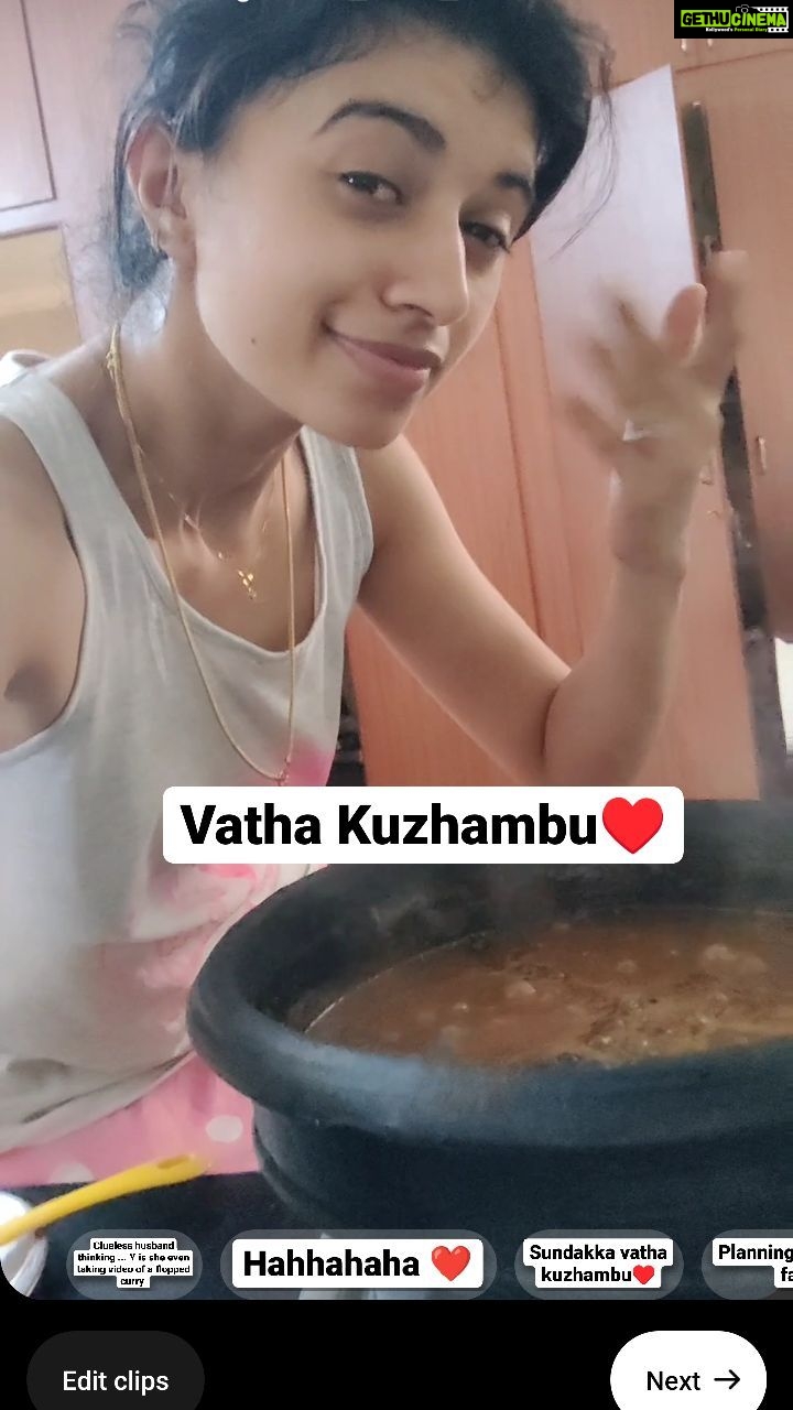 Harija Instagram - Vatha kulambu prank with @amar_theinfinity_e 🤣🤣.... Dint know any other way to get credits from u😜...
