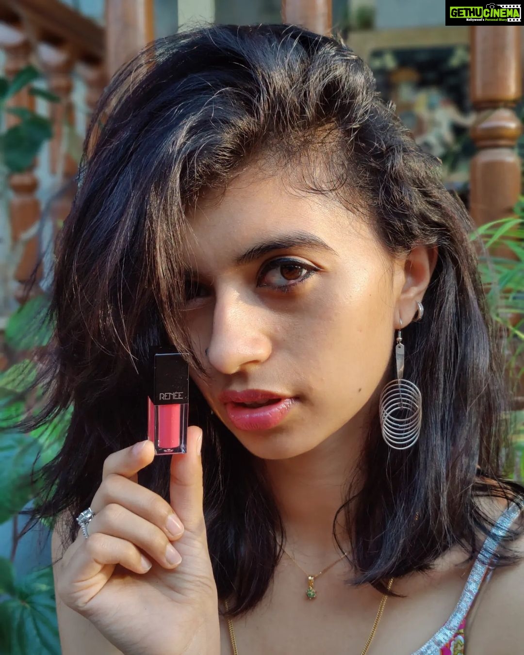 Harija Instagram - #Ad Lips speak more than words could & to make my lips glam its always Go Renee for me. Loving this pink over my lip --- Grab the best offer from Amazon, Check out the link in my bio to shop. #getstyledwithamazon #AmazonBeautyChallenge