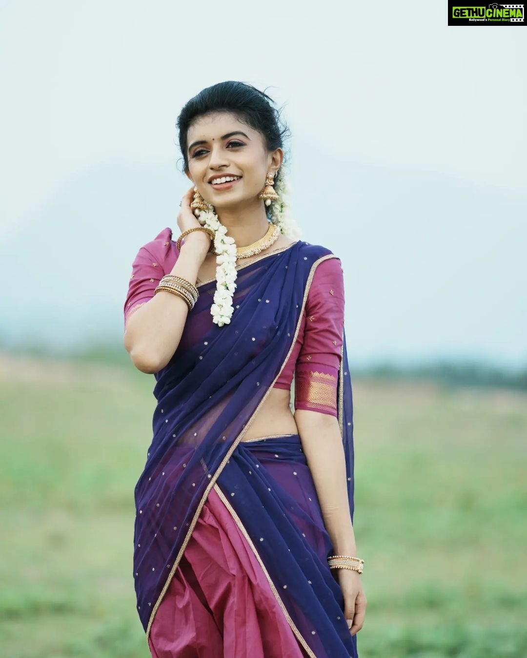 Harija Instagram - Vazhiyile idhayathin nizhalaay Neelgindraay naa oaya Vizhiyile thelithidum kadalaay Aagindraay en seiven Solladi thozhi thozhi Ennarundhozhi solladi Photography - @weddingtales_prabu Costume - @nethiri_couture Mua - @abi_makeup_artist #outfitoftheday #like #halfsaree #love #fashionindia #picoftheday