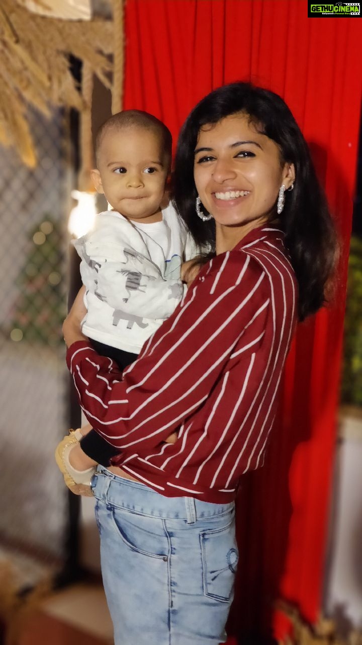 Harija Instagram - I wanted to share this for all the young mothers who are like me... Who wants to work and at the same time take care of the baby...... Rather than being perfect in everything.. v can try and give our best.. the effort matters and how it is done. ... Complaining complaining and sitting behind is not the answer... Figuring out things, making mistakes and learning how to fix it counts... Don't doubt urself... Ur doing great.. the naysayers will not close their mouth... Do what is right for u and the Baby... It's difficult to ask people to understand u... So don't expect that from anyone ..♥️ love u guys ... #motherhood #love