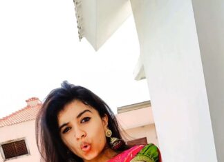 Harija Instagram - I'm late...but badly wanted to post this ... Chaka chak...♥️... #harijaofficial #harija #chakachak #atrangire #reels #new #pink #saree #dance ...