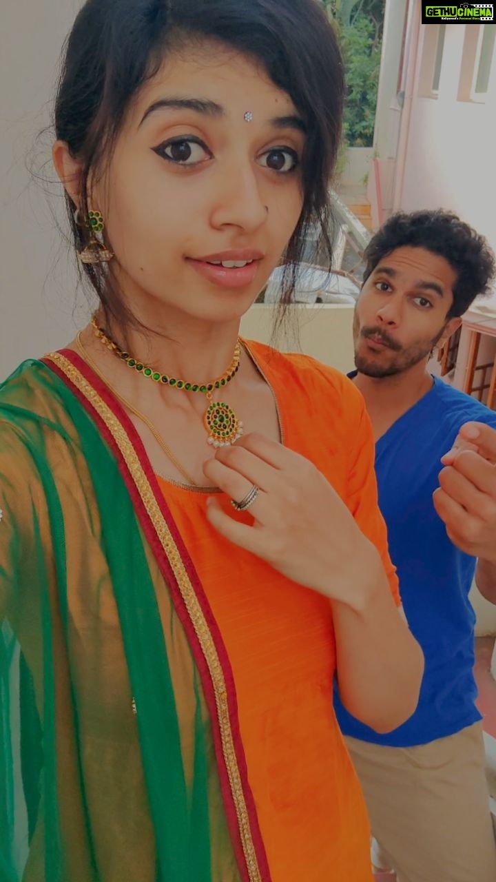Harija Instagram - Naduvula ena gapu.. pesuya pesu..... @amar_theinfinity_e 😜😜😜😍😍😍 #trend #newreels
