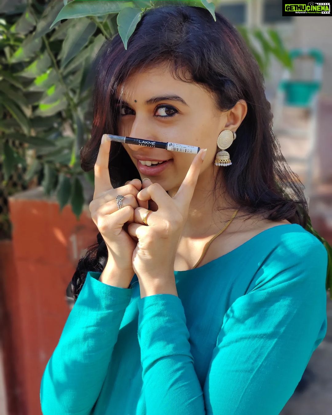Harija Instagram - #Ad Let the determination in your eyes define you Check out in Amazon - Amazon Republic Day sale is live #getstyledwithamazon @amazonfashionin
