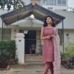 Harija Instagram - People tease u becoz .... They don't really understand who u are.... They discriminate u becoz they r still learning how to cope with the society.... V cannot blame them... They r still figuring out things/stuffs just like us .... Let's throw the hate for a better life❤️👍 Costume - @__swetharaju7_ Hairstyle - @preethi_makeover_artistry Disclaimer - no makeup 😜☺️.... #harija #life #shoot