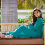 Harija Instagram - காற்றுக்குள்ளே வாசம் போல வந்தாய் எனக்குள் நீ காட்டுக்குள்ளே மழையை போலே அட உனக்குள் நான் மாறாதே மண்ணோடு என்றுமே மழை வாசம் நெஞ்சோடு உன்னை போல் தீராதே கண்ணோடு எங்குமே உயிரீரம் எப்போதும் என்னை போல் என்னை போல் Pc - @nishaanthshiva Mua - @abi_makeup_artist #shoot #bts #feel #love #happy #work #trend #new