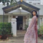 Harija Instagram - People tease u becoz .... They don't really understand who u are.... They discriminate u becoz they r still learning how to cope with the society.... V cannot blame them... They r still figuring out things/stuffs just like us .... Let's throw the hate for a better life❤️👍 Costume - @__swetharaju7_ Hairstyle - @preethi_makeover_artistry Disclaimer - no makeup 😜☺️.... #harija #life #shoot