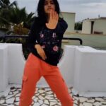 Harija Instagram - #ad Winter & Hoodies make the perfect pair. I could wear hoodies all day with these Coimbatore's climate. Matching this hoodie with ankle-fit pants & shoes is a go to look for this whole winter. Try & let me know how well it worked for you all 🥳 Check out the link in Bio!! #getstyledwithamazon
