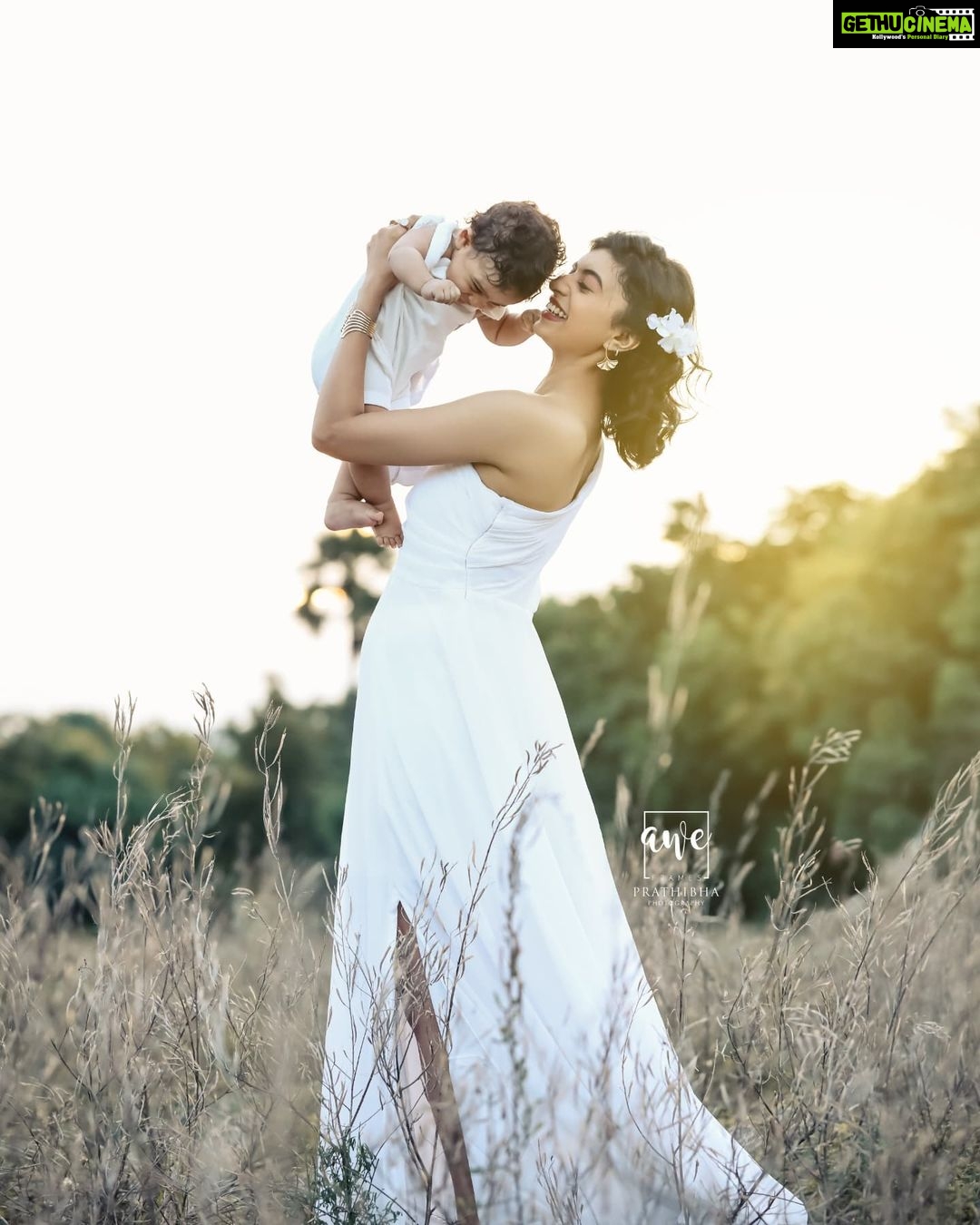 Harija Instagram - Our love was born Outside the walls, In the WIND In the NIGHT In the EARTH A SMILE A HUG A KISS As simple as it is , as Noble as - ADEENA Featuring - @harijaofficial @amar_theinfinity_e Photography & Styling by -@the_girl_with_the_cam_ . Visuals & Edit - @khiranramesh . Costume Partner - @anveshanaclothing . MUAH - @sindhuja_srinivasann . Decor partner - @prakriti_events