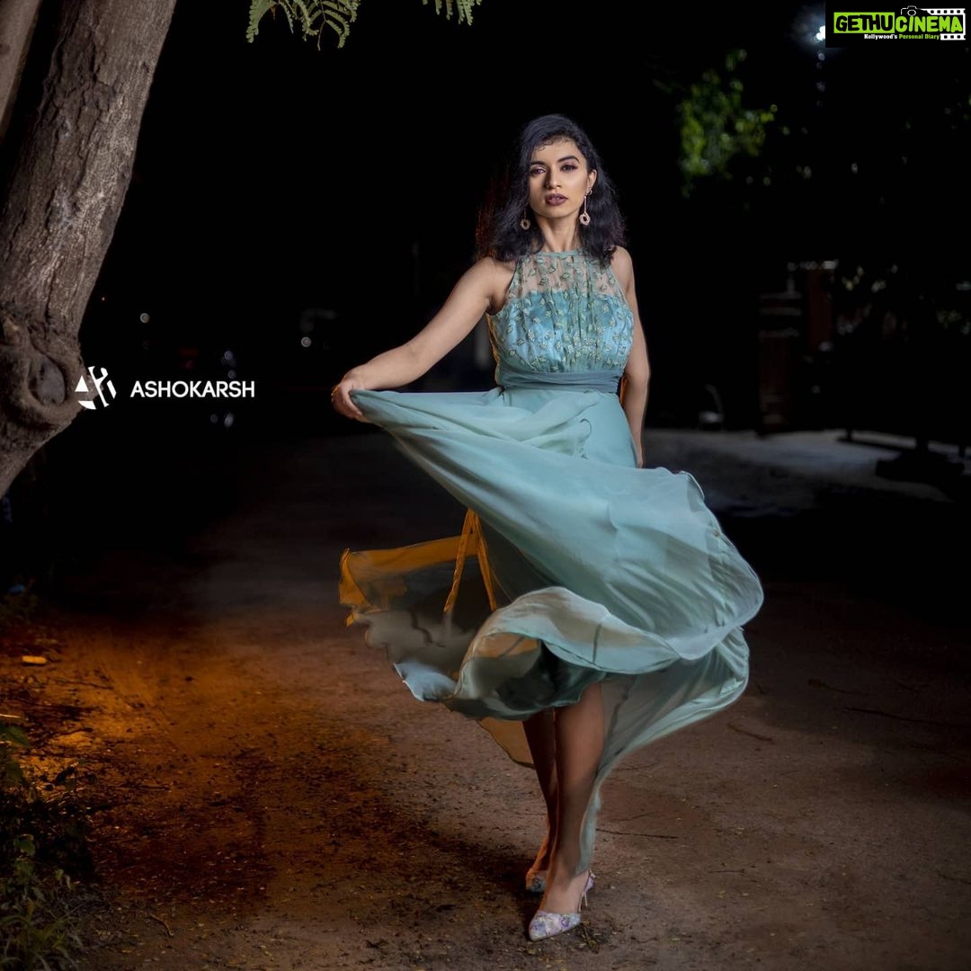 Harija Instagram - Swirl it ....Pastel shades r ma favourite thing now .... One superb shoot with one amazing team❤️ Costume - @shyn_fascino @fascinodresses_by_shyn Mua - @shiny_mua Photography - @ashokarsh #photoshoot #harija #pastelshades #green