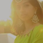 Harija Instagram - Intha music ku... Video podala na epadi.... Thank u @adarsh_vishnu_official for these clips❤️ Costume - @shraddhaa_trends #green #harija #sunset