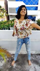 Harija Instagram - #Collab 
Floral top🌸 + ripped jeans👖 = the oddly best combo ever ❤️‍🔥
Shop this amazing product, as Great Indian festival is arriving make your wishlist the favorite - Link in Bio
#getstyledwithamazon @amazonfashionin