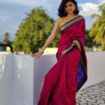 Harija Instagram - Isn't the saree very beautiful.... Kaithari nesavu sarees are the best and my favourite too ... @kaithari_nesavu_sarees they have some amazing COLLECTIONS and u gotta check them out ... Let's support our handloom weavers... @kaithari_nesavu_sarees @amar_theinfinity_e thank u fr these pictures 😘📸 Note - it's not a paid promotionq