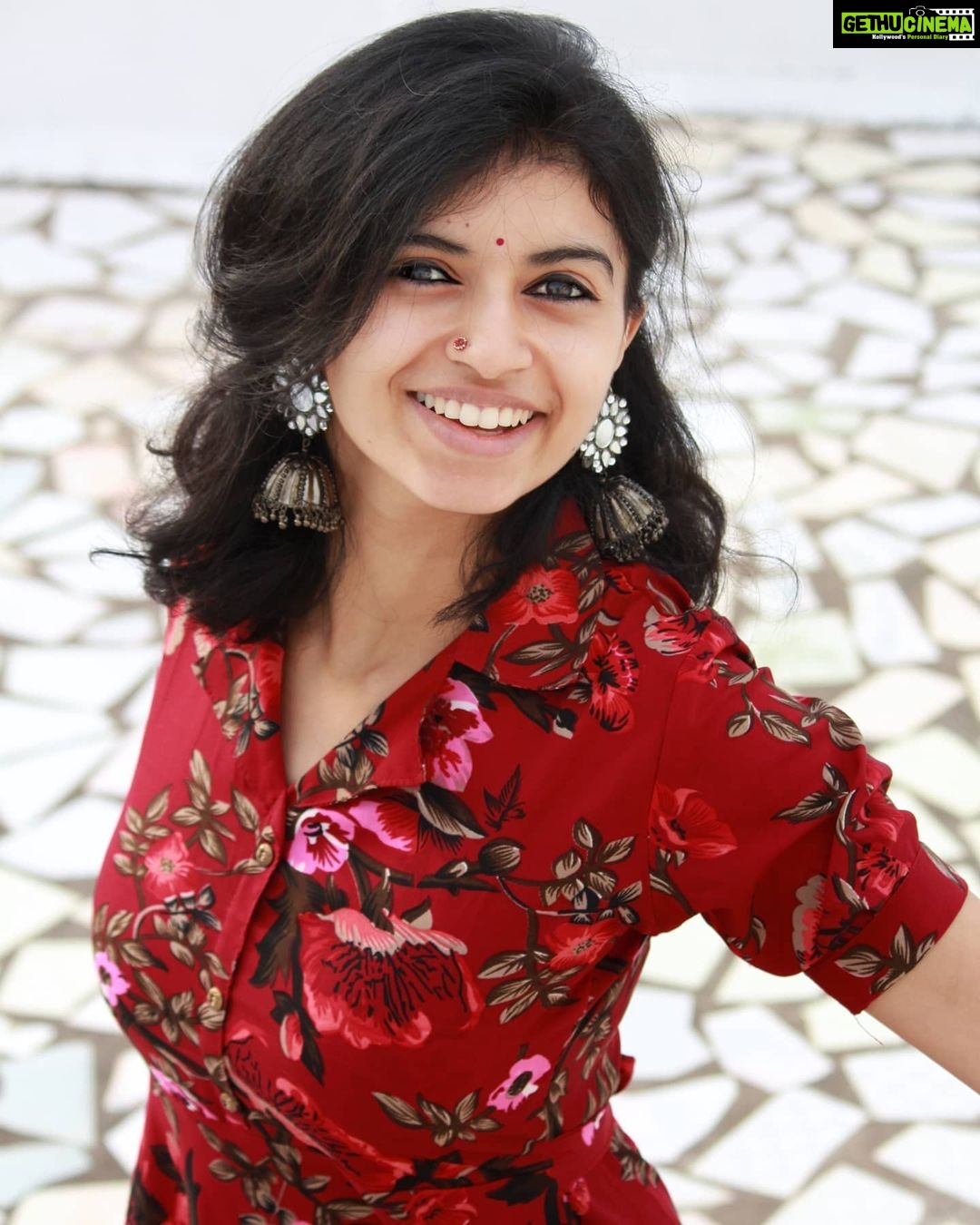 Harija Instagram - #Collab A good outfit with accessories can instantly brighten up your day! Shop this amazing dress from amazon with 50% - Link in Bio #getstyledwithamazon @amazonfashionin