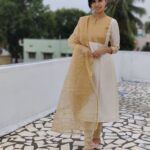 Harija Instagram - Onam aashamsagal🌸 Smile smile smile..... Costume - @_nakstyle_ loving this beautiful kasavu chudithar ❤️.... Pc - @amar_theinfinity_e 😘 #harija #onam