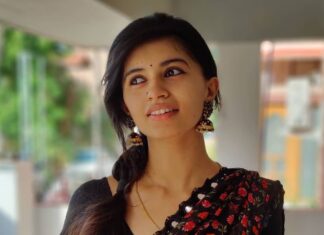 Harija Instagram - One of ma favourite combos... Black and Red floral saree Pc - @amar_theinfinity_e 😘 #black #red #harija