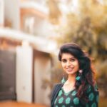 Harija Instagram - Blue and Black 🍁 I was 5 1/2 months pregnant wen I took this pic😂 Pc - @harikgraphy thank u da Thangam👍 @amar_theinfinity_e #harija #blueblack