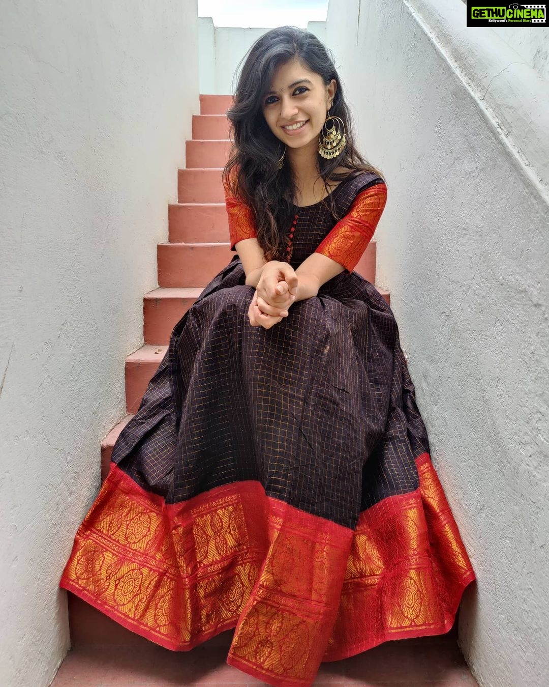 Harija - 77K Likes - Ellarukum Iniya Tamil Puthaandu NalVaazhthukal😍
And
hridayam niranja vishu ashamsakal😍
Costume - @tvisshi_boutique such a beautiful combo .... Check out their maternity wears too❤️
Pc - @amar_theinfinity_e
#harija #tamil #malayalam
