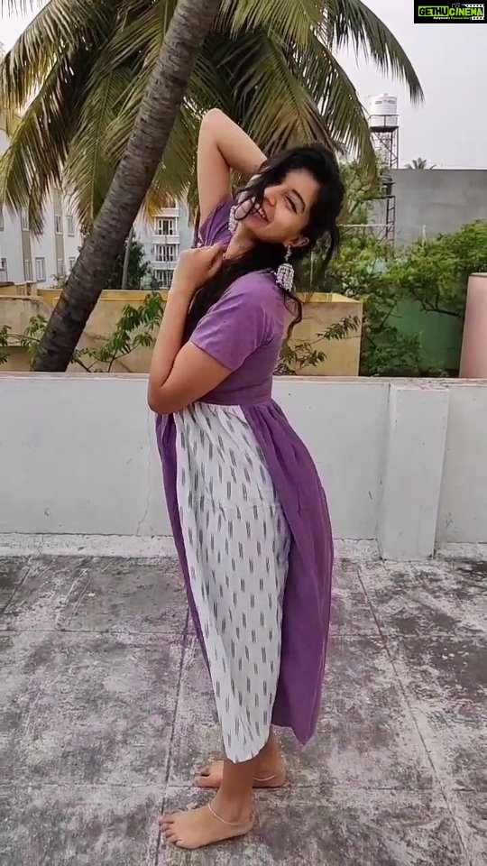 Harija Instagram - First time I tried reel audio and I wanted it to b one of my fav song... @pradeep_kumar1123 ur voice is the first reason for me to like this song🔥thank u Costume - @theputchi💟 Video - @amar_theinfinity_e # favsong #reels #new #purple