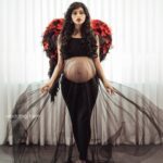 Harija Instagram – I Carry u in my Womb and my Mind🍁

This is one of my childhood fantasies…. vampires, werewolf and witches❤️ aren’t they cool… To have their powers and do good for people….. Evil is not bad until the powers r been used fr bad purposes😘wanted my bump shoot to be special .. so I recreated this ❤️

Thank u for my lovable team 

Costume – @shyn_fascino @fascinodresses_by_shyn 
Photography – @weddingtales_prabu 
Mua- @shiny_mua 

#bump #photoshoot