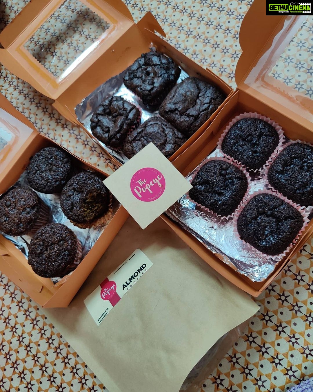 Harija Instagram - No sugar.. No maida😍🥳🥳 When I'm constantly in a hunt for healthy options @thepopeye13 just popped up with healthy baking items❤️... This filled my heart and stomach with love... If u guys r looking for healthy alternatives ..esply tasty baking items.. u gotta check them out Almond flour chocolate cake - loved it Cup cakes with sweet potato frosting - much needed dip with the 🧁 Double chocolate brownie - the best Apple carrot muffin - eeeeee❤️ And the highlight was the cookies - almond cookies Thank u @thepopeye13 for filling my stomach with these healthy options... My cravings r fullfilled #bake #cake #yummy #healthyfood #healthylifestyle