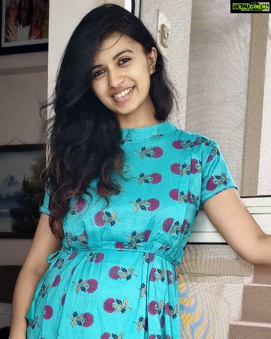 Harija Instagram - ❤️ Costume - @mom_maternity_dresses very nice dress.... Guys u get maternity wears here... Which is very comfortable and easy to feed the baby when your goin out❣️ Check out their collections #maternitygown #smile #blue