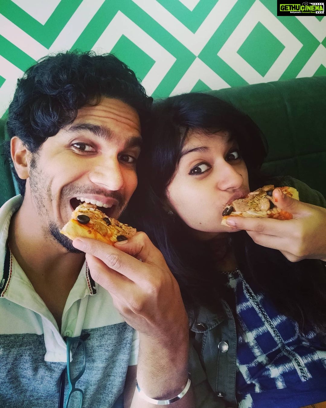 Harija Instagram - Every Sunday afternoon is an Epic Cheat Meal. What's your favourite cheat meal? We had a blast at @bocspizza . Yes it's a square pizza😍Quite literally. If we had eaten any more we would have burst. Their pizzas are compact and easy on the stomach. The Chocolate Table Dessert 'Decadent' was a delightful chocolatey experience. U guys have to try this place🙈🙈 @amar_theinfinity_e @arunzucca