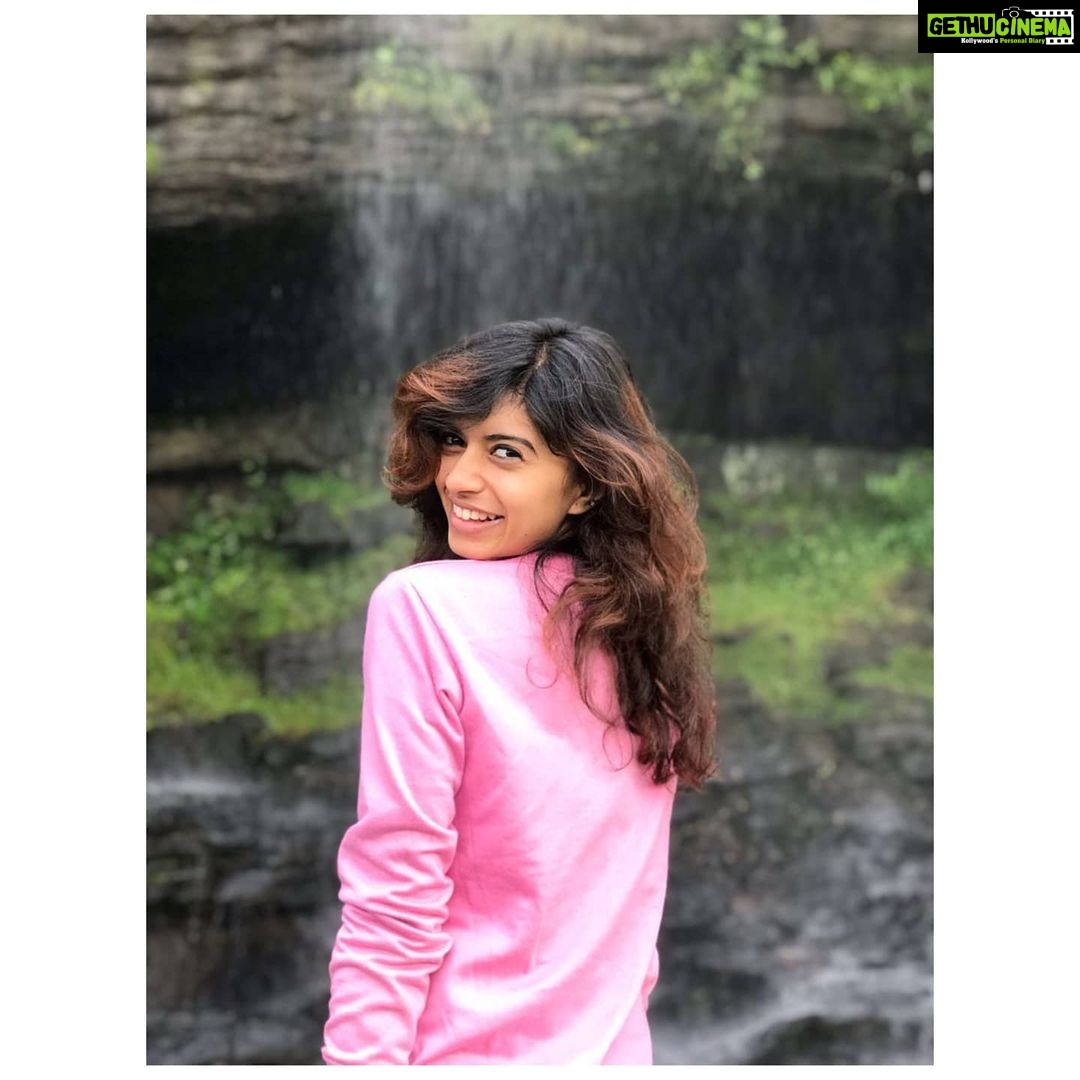 Harija Instagram - Being yourself and loving yourself matters the most ...... When u love yourself u love everything around you..... Pc - unknown still figuring out who took this picture 😂😂😂😂 @amar_theinfinity_e @charukesh_m @ashok_kumar_07 .