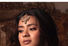 Hebah Patel Instagram - @ihebahp looking like a 💣 Outfit: @vaishaliagarwal_ Makeup and hair: @emraanartistry Jewellery: @chhaganlal.jewellers Pic: @deepaksurya.fotografia Styled by @officialanahita