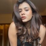 Hebah Patel Instagram – Acha pani! Acha makeup= No filter! 💥💥