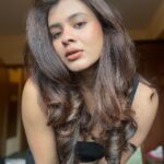 Hebah Patel Instagram - Acha pani! Acha makeup= No filter! 💥💥