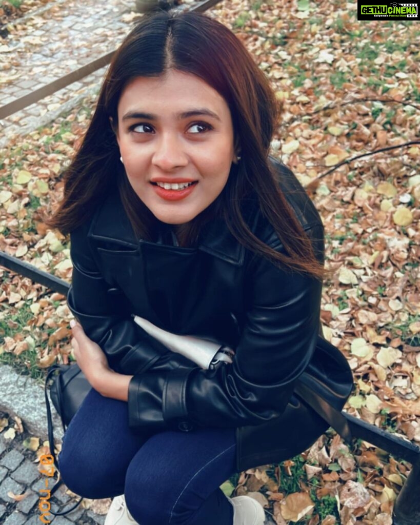 Hebah Patel Instagram - Winter… please be my friend! ⛄️⛄️⛄️⛄️ Hala Stulecia we Wrocławiu