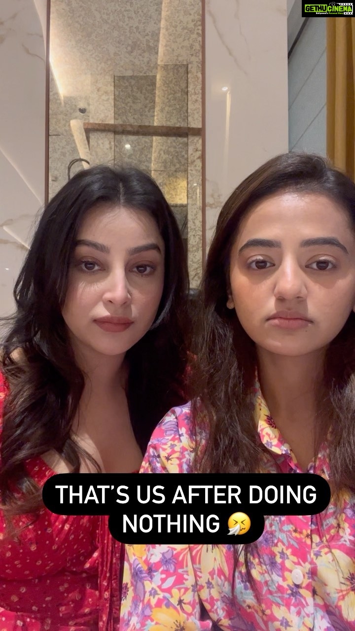 Helly Shah Instagram - Ab kya he bolein 😪 Rehne dete hai , thakaan ho jayegi 🤧