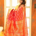 Himaja Instagram - No one can ever say no to the magic of a saree.. Isn’t it??? Saree By @ridhi__sarees Photography @thehashtag_photography @jus_sonu Makeover By @vscc_sparc_clinic #saree #sareelove #treditional #culture