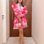 Hina Khan Instagram - Think pink 💝