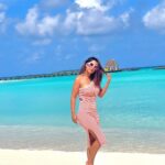 Hina Khan Instagram - Kinda missing beaches 🏝️ #throwbacktuesday