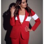 Huma Qureshi Instagram - Bye Bye Adios … Outfit @marviza_official x @sonyashaikh Earrings @tanzire.co Heels @givenchy Nails @itssoezi Styled by @sanamratansi Asst stylist @keyurisangoi Hair @rakshandairanimakeupandhair Makeup @ajayvrao721 📸 @kaasastudio