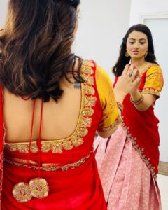 Isha Chawla Instagram - Just an appreciation post for the beautiful costumes by this beautiful girl @prathyushareddy_official ♥️
.
.
.
#halfsaree #eshachawla #love #red #pyaar #ugadi #ugadispecial