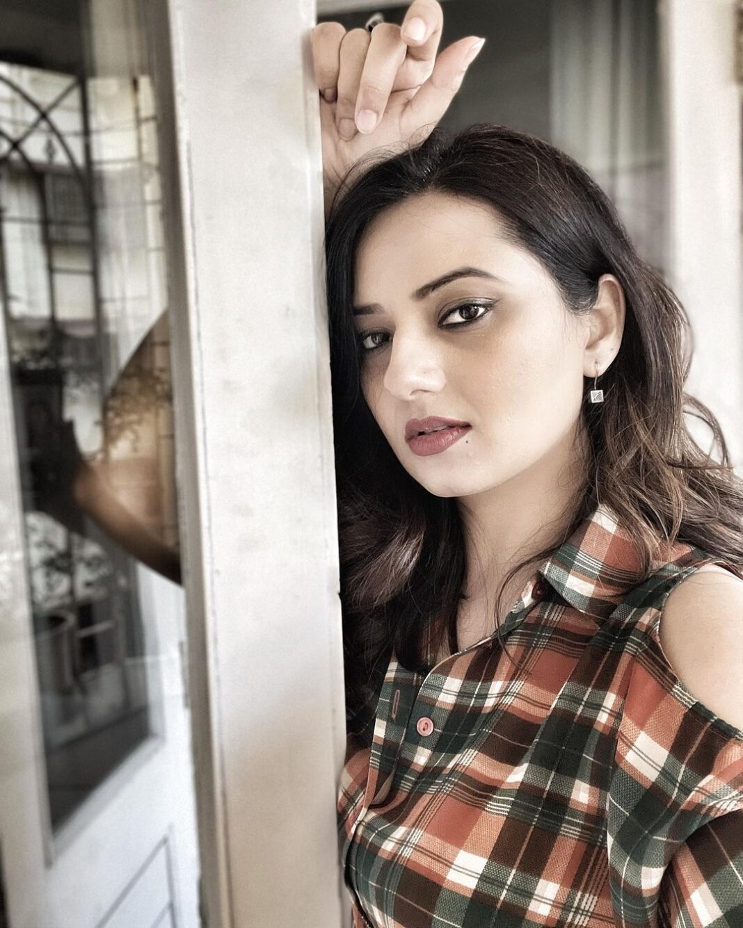 Isha Chawla Instagram - Every doorway , every intersection has a story . N then there is the reset of the #doorwayeffect . . . . #whatsyourstory #eshachawla #doorways #intersection #illusion #abandon #love #acceptance
