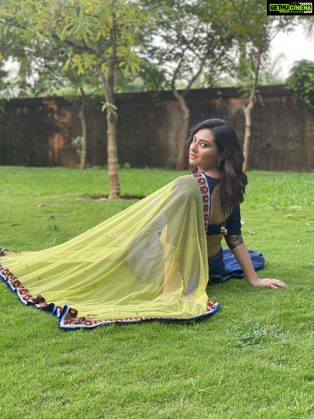 Isha Chawla - 11.9K Likes - Happy Sankranti
Happy Pongal
.
.
.
#sankranti #eshachawla #teluguactress #pongal #festival #traditional #love #gratitude #halfsaree #indebtedtotheuniverse