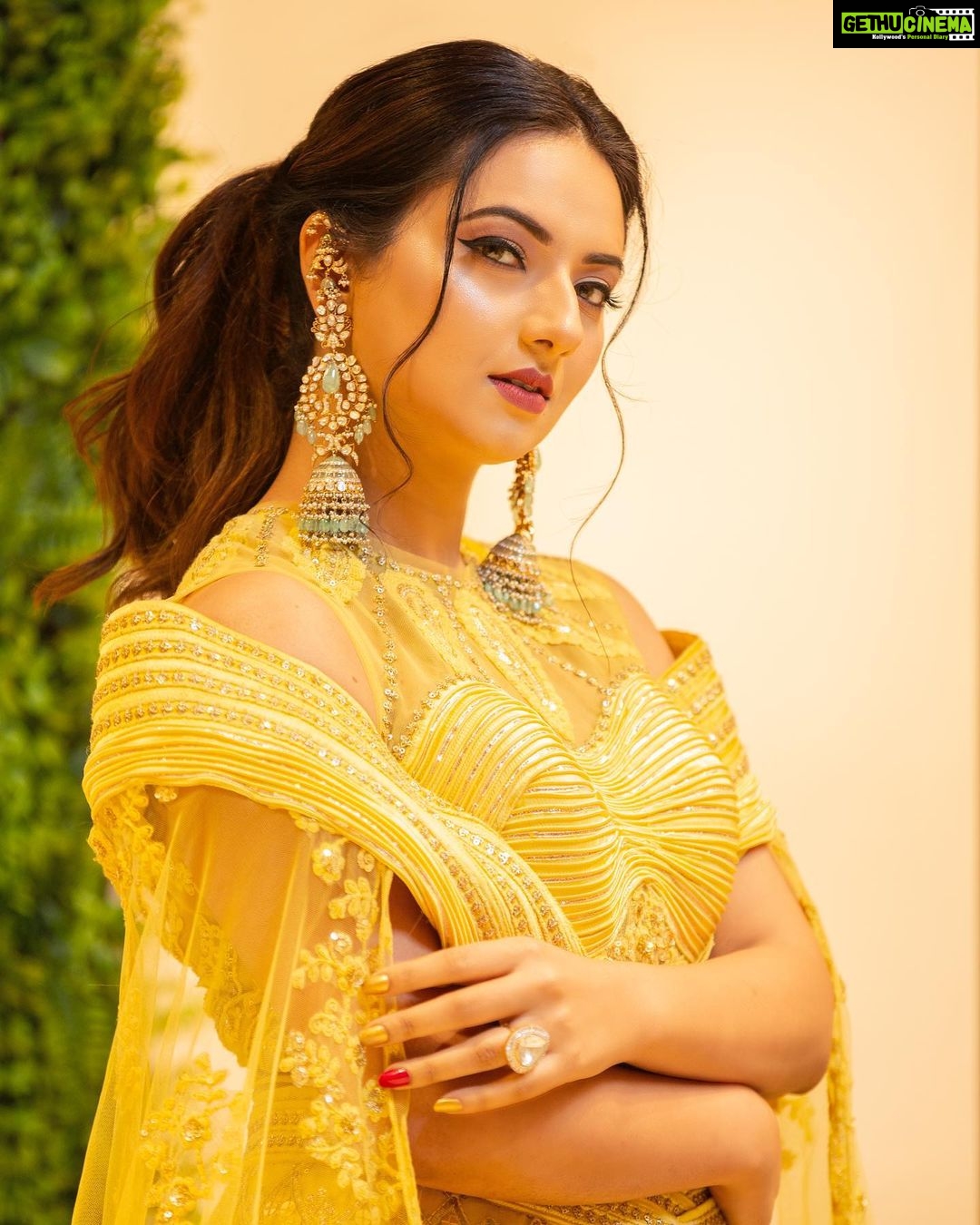 Isha Chawla Instagram - When someone asks me if Iβm ready for the wedding season β¦. ππ . . . . #eshachawla #lehenga #traditionalwear #indianwear #tollywood #indebtedtotheuniverse #lovemylife #wedding #weddingseason