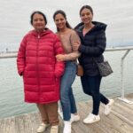 Isha Chawla Instagram - 🖤 . . . . #eshachawla #love #gorgeousladies #boston #family #gratitude New England Aquarium