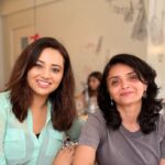 Isha Chawla Instagram - 2022 🖤 . . . #2022 #eshachawla #love #friendship #life #gratitude Mumbai, Maharashtra